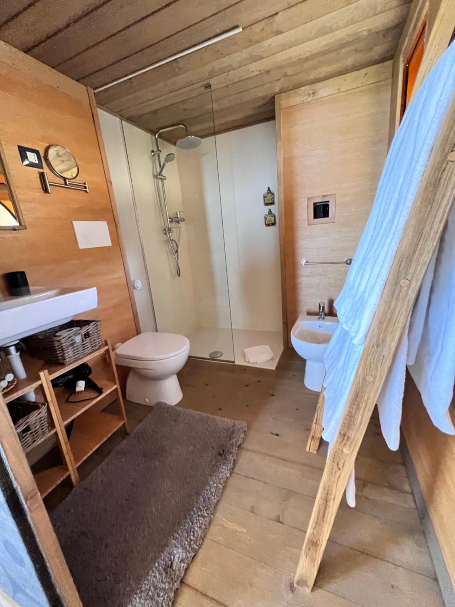 Glamping - Il Giardino Di San Giorgio "Armida" Hotel Montorgiali Luaran gambar